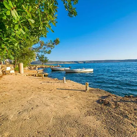 In Starigrad-paklenica 40050 Apartament *
