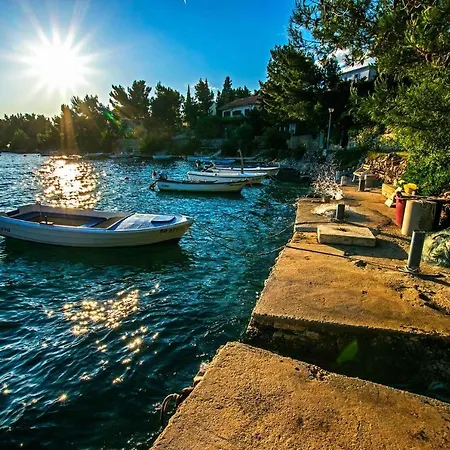 In Starigrad-paklenica 40050 Apartman