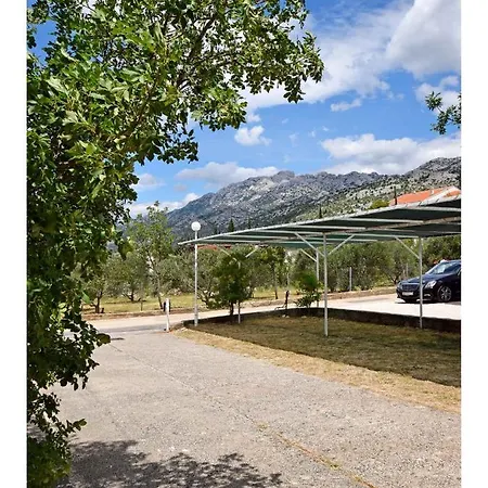 In Starigrad-paklenica 40050 Apartman