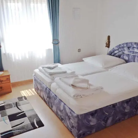 Apartman In Starigrad-paklenica 40050 *
