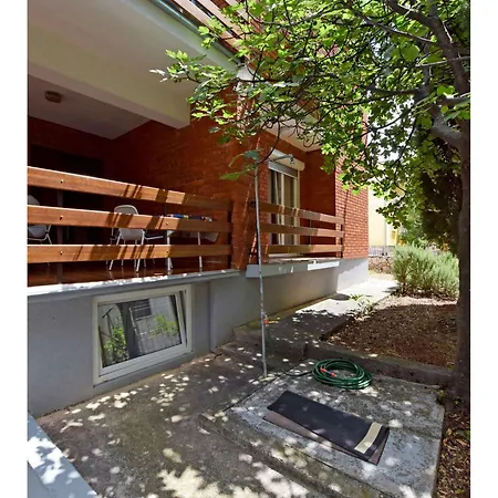 In Starigrad-paklenica 40050 Apartman *