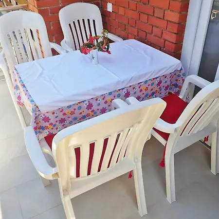 In Starigrad-paklenica 40050 Apartman *