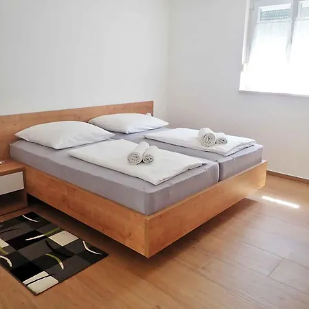 In Starigrad-paklenica 40050 Apartament Starigrad Paklenica