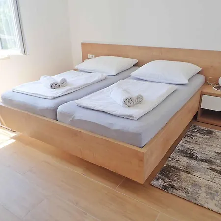 In Starigrad-paklenica 40050 Apartman