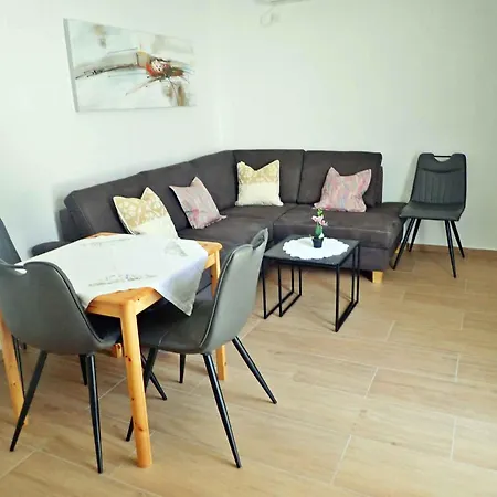 In Starigrad-paklenica 40050 Apartament *