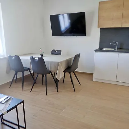 Apartman In Starigrad-paklenica 40050 Starigrad Paklenica