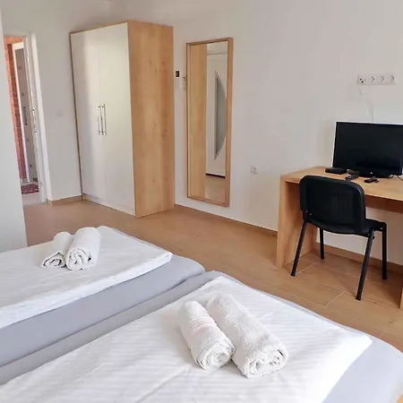 In Starigrad-paklenica 40050 Apartament *